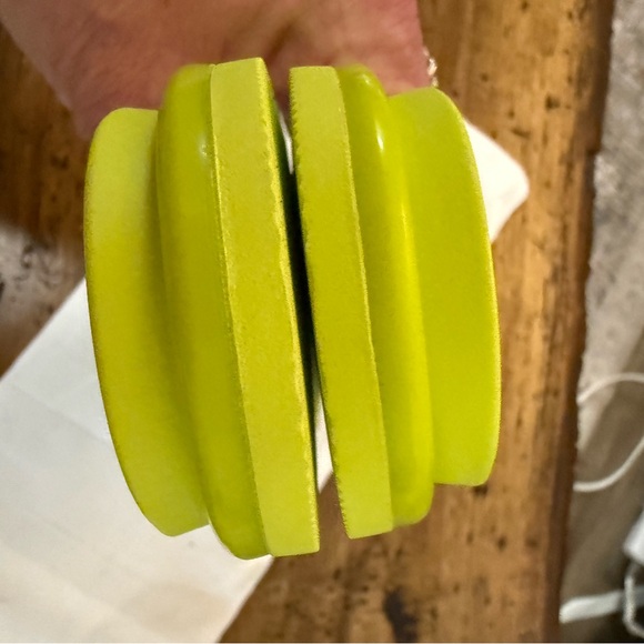 Olukai AKA flip flop
Sandals new in bag - Picture 5 of 11